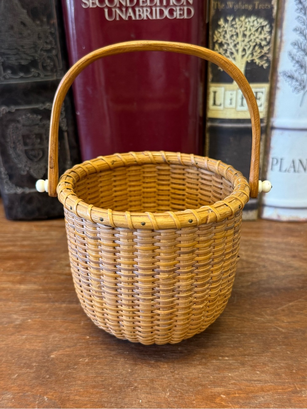 Vintage Cobble Court 1974 Nantucket Basket Handmade Handwoven 3.5" tall signed